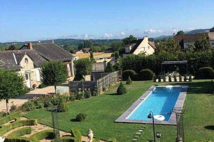 Gîte pour 3 personnes, avec Terrasse ainsi que Jardin et Piscine