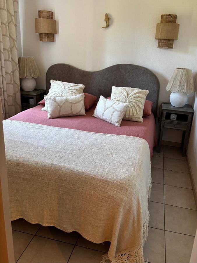 Gîte pour 4 personnes, avec Balcon et Jardin ainsi que Piscine et Sauna à Levernois - 2