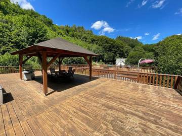 Ferienhaus für 19 Personen, mit Whirlpool und Balkon sowie Garten in Traben-Trarbach