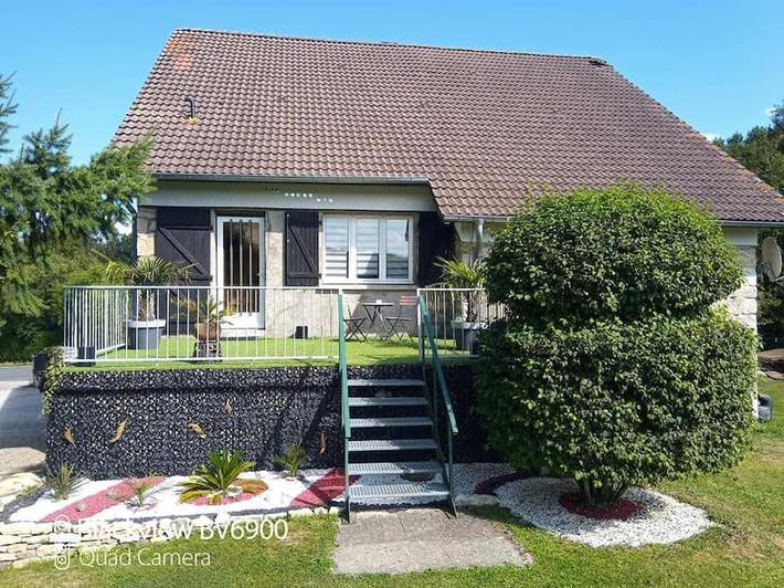 Gîte pour 2 personnes, avec jacuzzi et terrasse à Saône