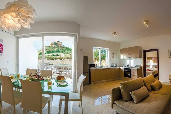 Ferienwohnung für 6 Personen, mit Pool und Balkon, mit Haustier