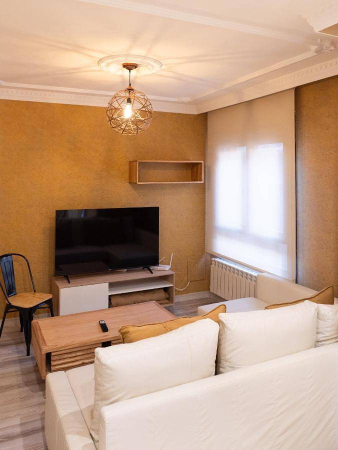 Apartamento para 9 personas, con Balcón además de Terraza y Vistas en Tordesillas