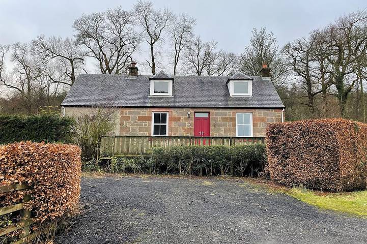 Cottage for 6 people, with terrace and garden in Loch Lomond
