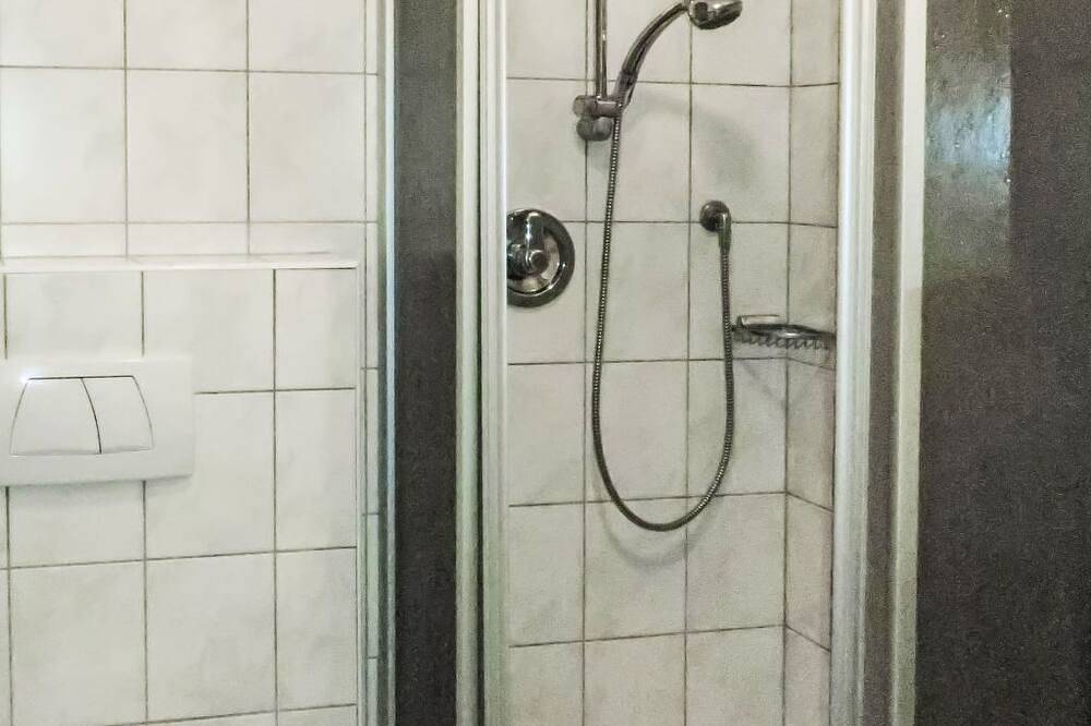 Ganze Wohnung, Kristall in Glockturmkamm, Fendels