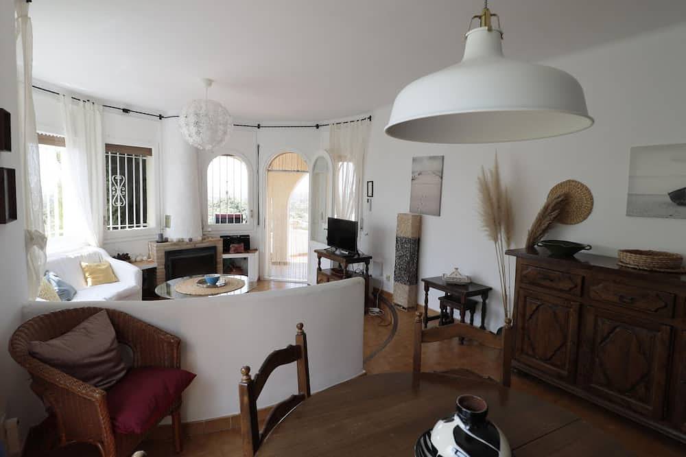 Enbonamà: alquiler de casa de vacaciones con piscina privada y bonitas vistas in Palau Sabardera, Alt Empordà