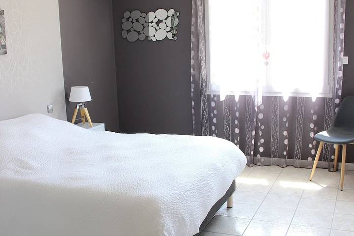 Gîte pour 10 personnes, avec Jardin dans Souain-Perthes-lès-Hurlus