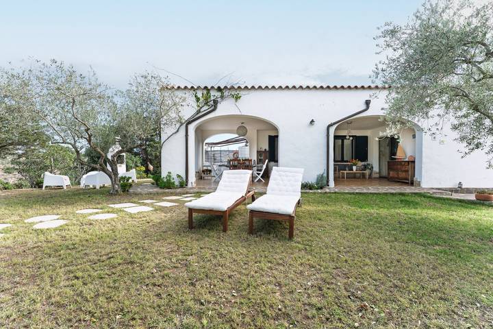 Villa per 4 persone, con Giardino e Vista lago a Cala Liberotto
