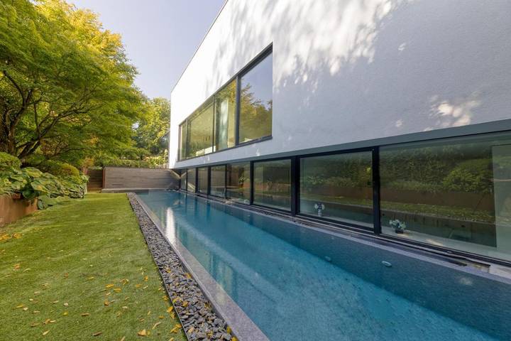 Location de vacances pour 8 personnes, avec sauna et terrasse ainsi que piscine et vue, animaux acceptés à Uccle - 3