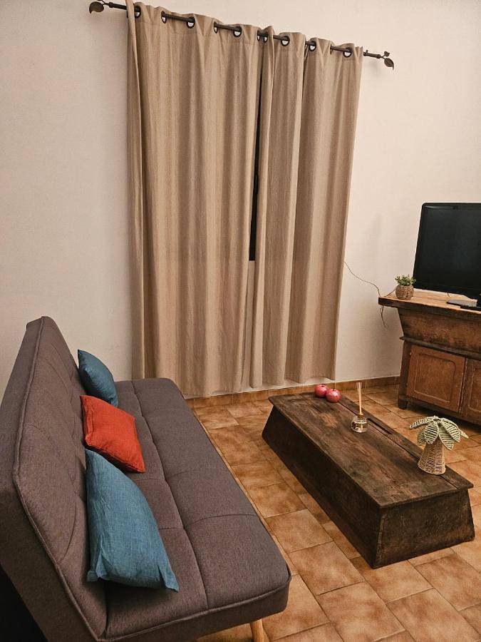 Gîte pour 2 personnes, avec vue et terrasse à Olivese - 3