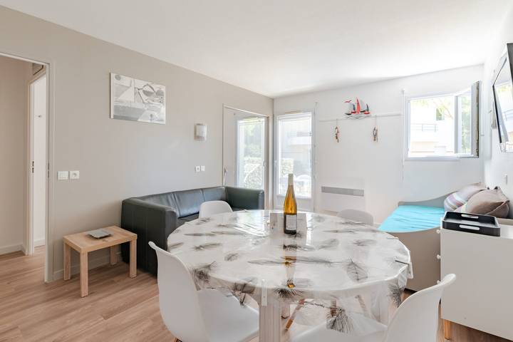 Gîte pour 3 personnes, avec terrasse ainsi que jardin et piscine, adapté aux familles dans Golf de Pornic - 4