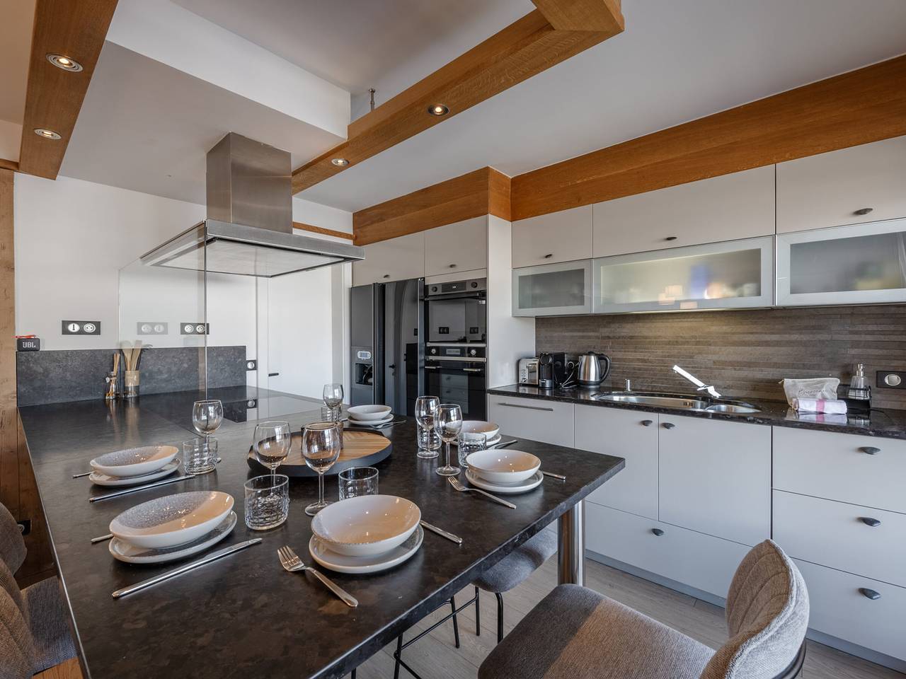 Appartement entier, Appartement 4 pièces à Morzine avec parking, piscine l'été in Morzine, Les Portes du Soleil