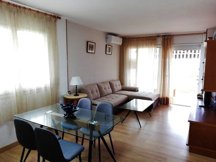 Apartamento de vacaciones para 8 personas, con jardín además de piscina y vistas, Se admiten mascotas - 1