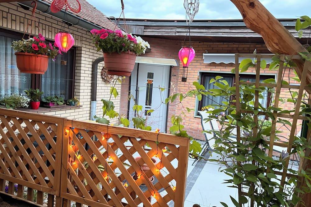 Ferienwohnung Joli mit Hund- inkl. Bettwäsche, Handtücher, Parkplatz & Wlan in Weißenfels, Saale-Unstrut
