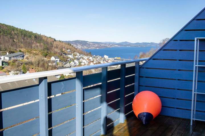 Ferienhaus für 4 Personen, mit Balkon und Terrasse sowie Garten und Ausblick in Bergen - 4