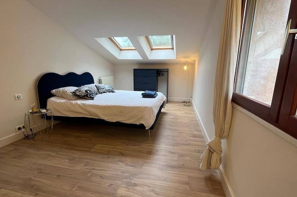 Superbe Propriété Avec vue Imprenable, Piscine, jeu de Boules au Cœur du Luberon in Saint-Saturnin-lès-Apt, Parc naturel régional du Luberon