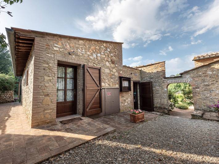 Casa vacanza per 2 persone, con Giardino e Piscina a Casole d'Elsa