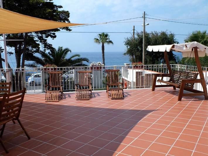 Casa vacanza per 2 persone, con Terrazza e Giardino nonché Panorama a Melito di Porto Salvo