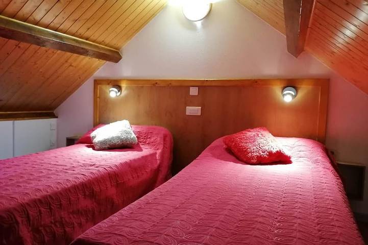 Location de vacances pour 4 personnes, avec jardin à Le Bleymard - 2