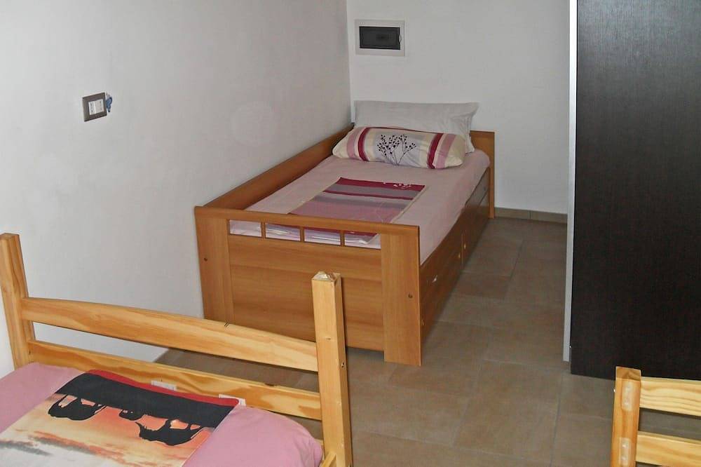 Appartamento intero, Riposo e relax! Terreno Ro-Bi-Li-Apartment Per famiglie fino a 9 pers. in Cutrofiano, Provincia di Lecce
