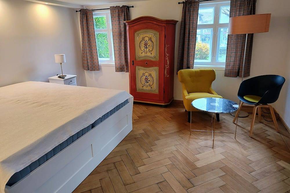 Ganze Wohnung, Tastefully renovated, spacious & centrally located in the historic Schindelhaus in Oberstaufen, Bayerisch Schwaben
