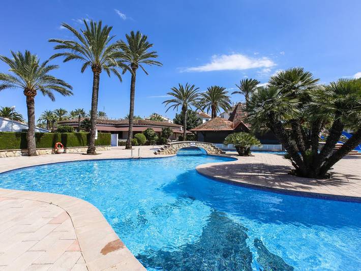 Bungalow für 4 Personen, mit Terrasse und Garten sowie Kinderpool und Pool in El Palmar