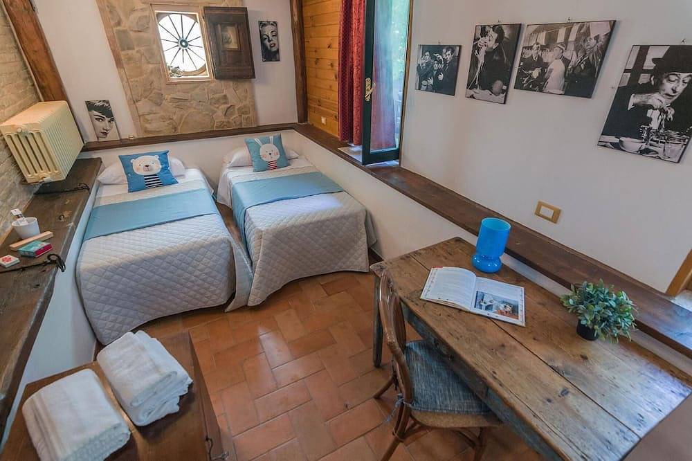 Casa Infinito 4 - Two Bedroom Villa, Sleeps 4 in Mogliano, Provincie Macerata