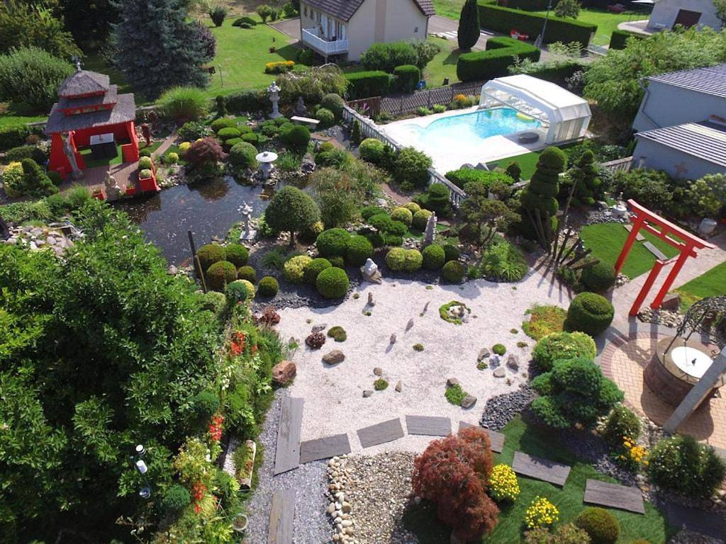 Maison 5 étoiles avec Piscine couverte Jardin Zen et Arcade in Holving, Sarreguemines