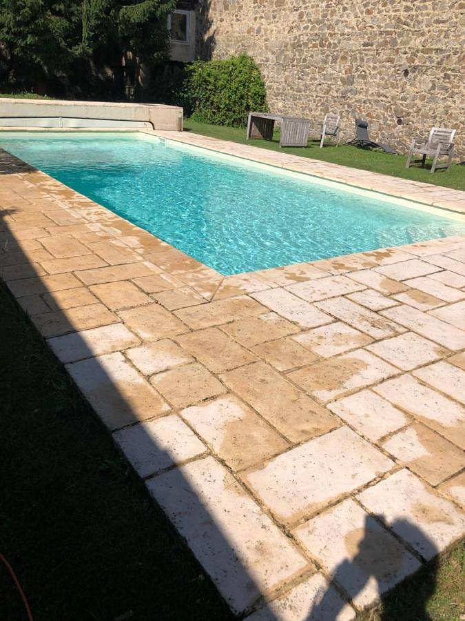 Location de vacances pour 4 personnes, avec jardin ainsi que vue et piscine à Saint-Didier-en-Velay - 3