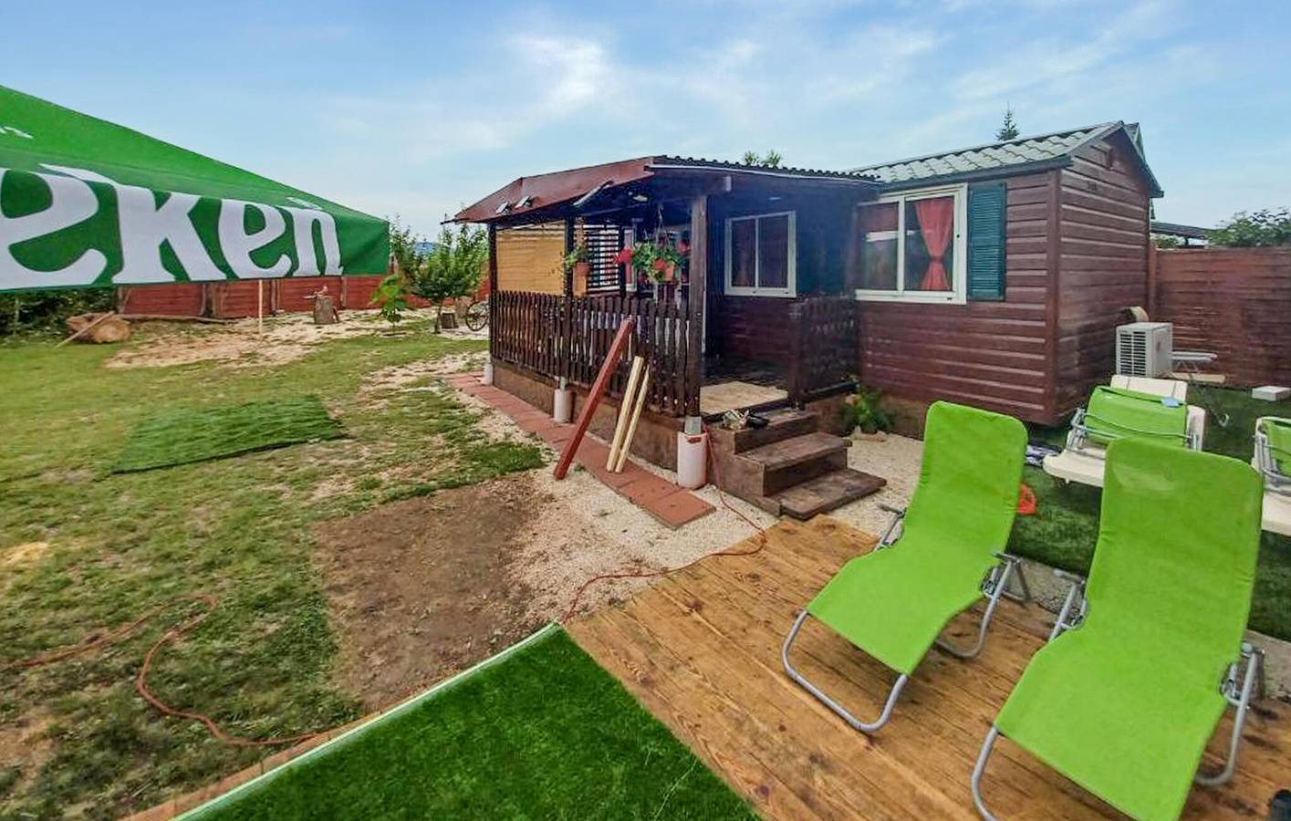 Modernes 2-Zimmer-Apartment mit Pool, Terrasse und WLAN in Gračac, Zadar