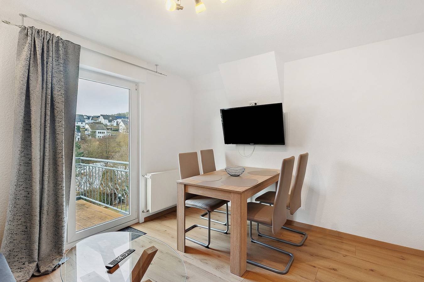 Appartement entier, Appartement 'Klose' avec terrasse privée, balcon et Wi-Fi in Bad Fredeburg, Schmallenberg