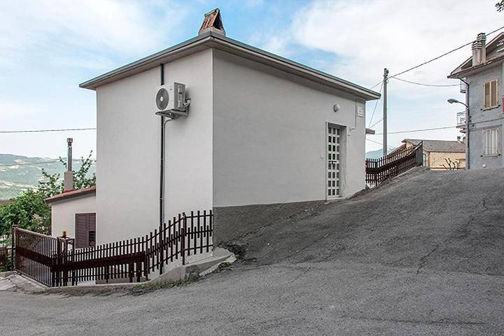 Location de vacances pour 3 personnes, avec vue et balcon à Lama dei Peligni - 2