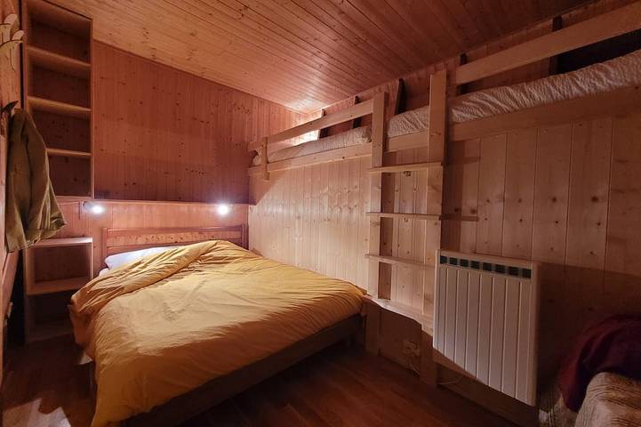 Chalet pour 8 personnes, avec piscine ainsi que jardin et balcon à Thollon-les-Mémises - 3