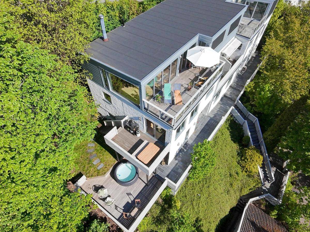 Luxury Treetop Villa-style Panoramic City Views in Bydel Ullern, Oslo