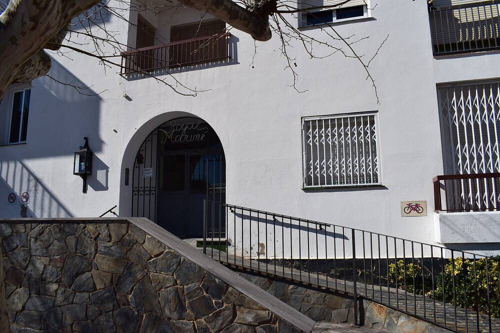 Entire apartment, 312-Apartment  near of the beach and shops in Empuriabrava, Upper Empordà