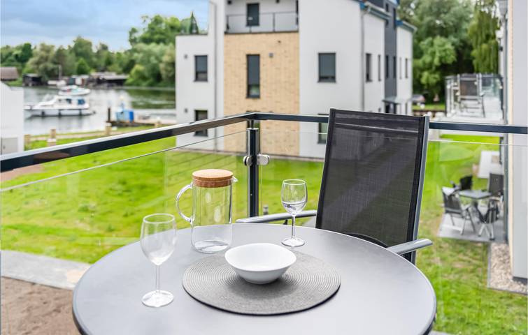 Ganze Ferienwohnung, Gemütliche Wohnung 1,5 km von Badestelle Mili Beach in Rechlin, Müritz