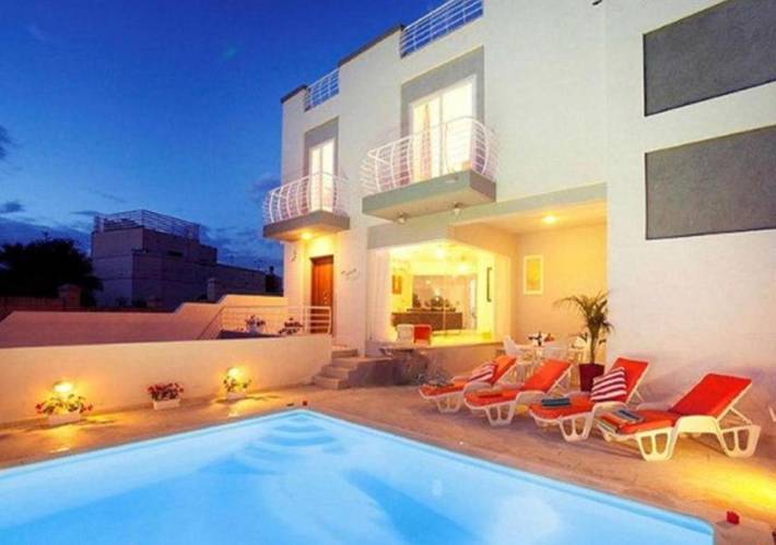 Villa voor 20 personen, met terras en zwembad in Malta