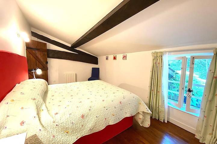 Gîte pour 4 personnes, avec Terrasse ainsi que Jardin et Piscine à Baleyssagues - 4