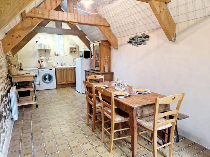 Location de vacances pour 6 personnes, avec vue et jardin à Saint-Germain-des-Vaux - 2