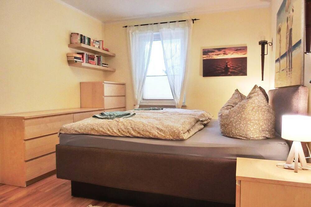 Ganze Wohnung, Ferienhaus direkt an der Düne, ca.50 m bis zur Ostsee - Markgrafenheide in Markgrafenheide, Rostock