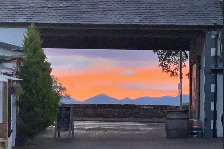 Glamping for 4 people, with garden and pool in Stirling region