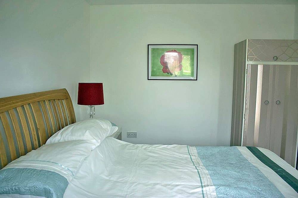 Tranquil Location with Exclusive Hot Tub -  1 bedroom  in Gloucestershire