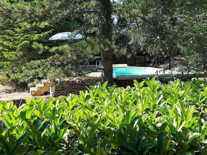 Gîte pour 6 personnes, avec piscine ainsi que jardin et terrasse, animaux acceptés à Lacoste - 2