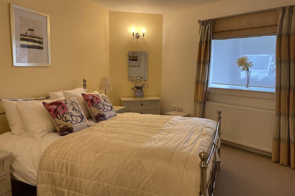 Ganze Wohnung, The Fort Archway - ground floor apartment at The Highland Club, Loch Ness in Fort Augustus, Highlands