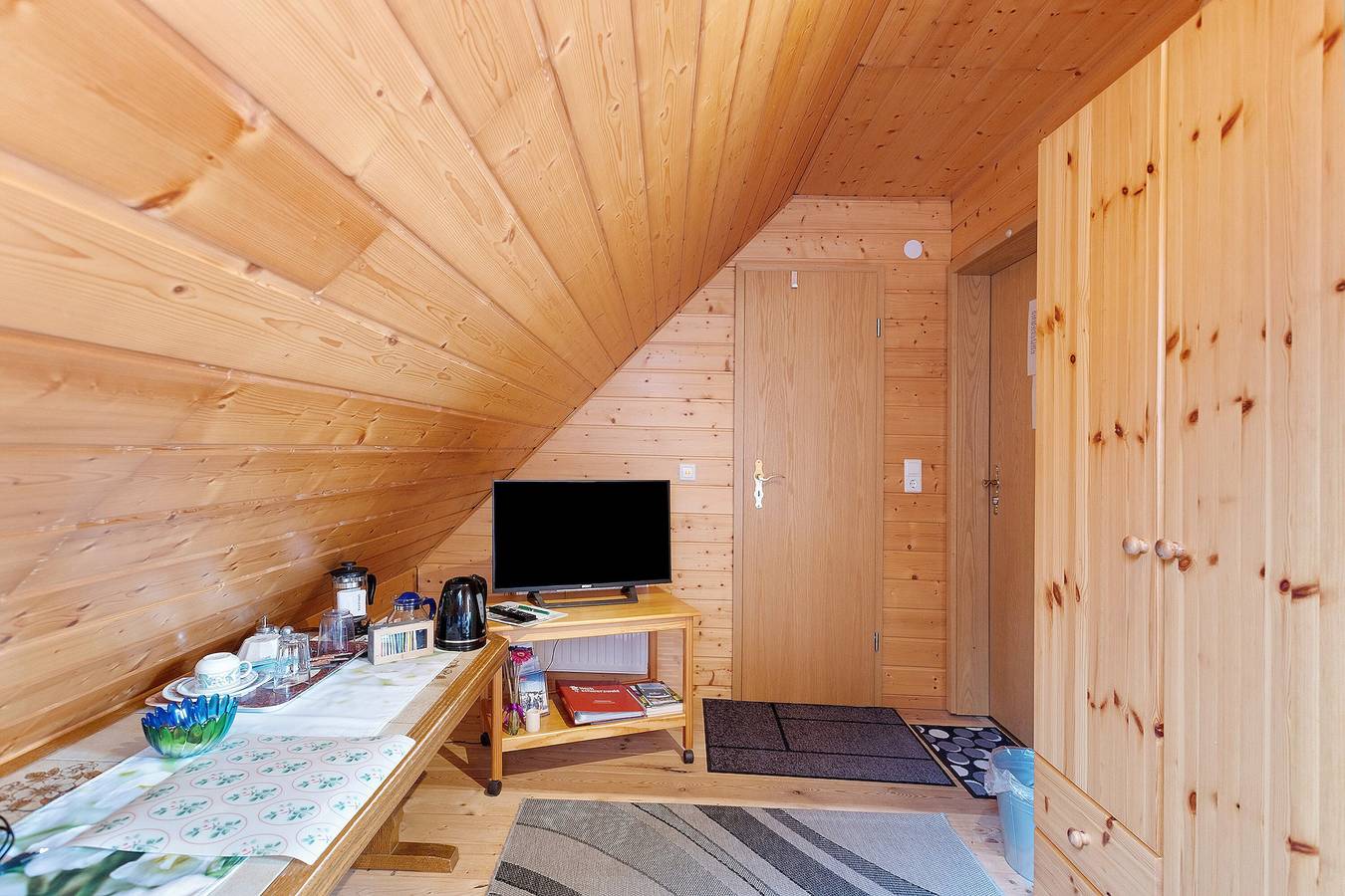Zimmer „Vogelnest“ mit Gemeinschaftsgarten und Wlan in Friedenweiler Ort, Friedenweiler