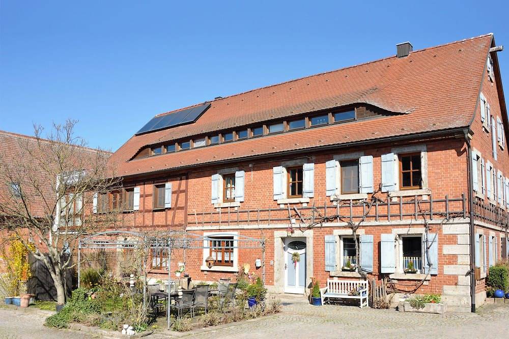 Ganze Wohnung, Ferienwohnung (50qm) im ersten Obergeschoss in Ipsheim, Steigerwald