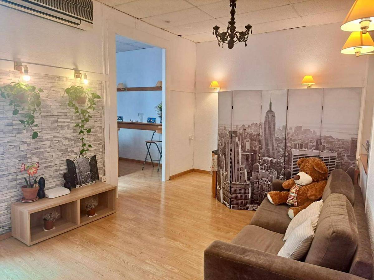 Family Room with Shared Bathroom in Centro Barcelona, Barcelona