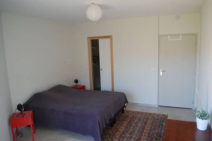 Location de vacances pour 6 personnes, avec balcon et jardin à Alleins - 2