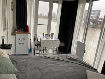 Chambre d’hôte pour 4 personnes, avec jardin ainsi que vue sur le lac et vue à Gouda