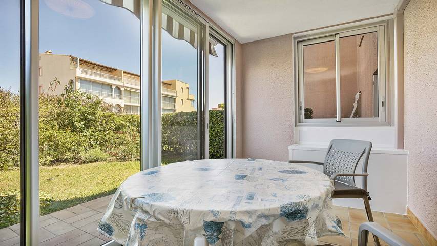 Gîte pour 4 personnes, avec piscine et terrasse dans Plage Richelieu - 4