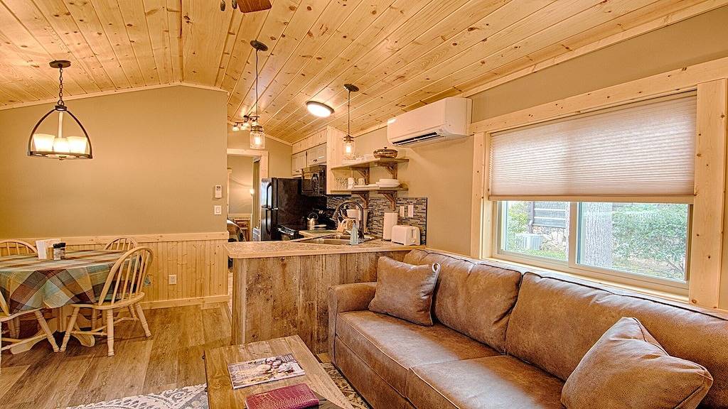 Ferienhaus am Jonathan Creek in Blue Ridge Parkway, Maggie Valley